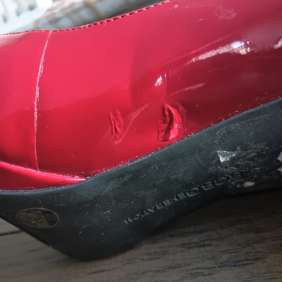 BCBGeneration Red Faux Patent Leather Stiletto Heels   Size 9.5  Pre-owned - Picture 5 of 11